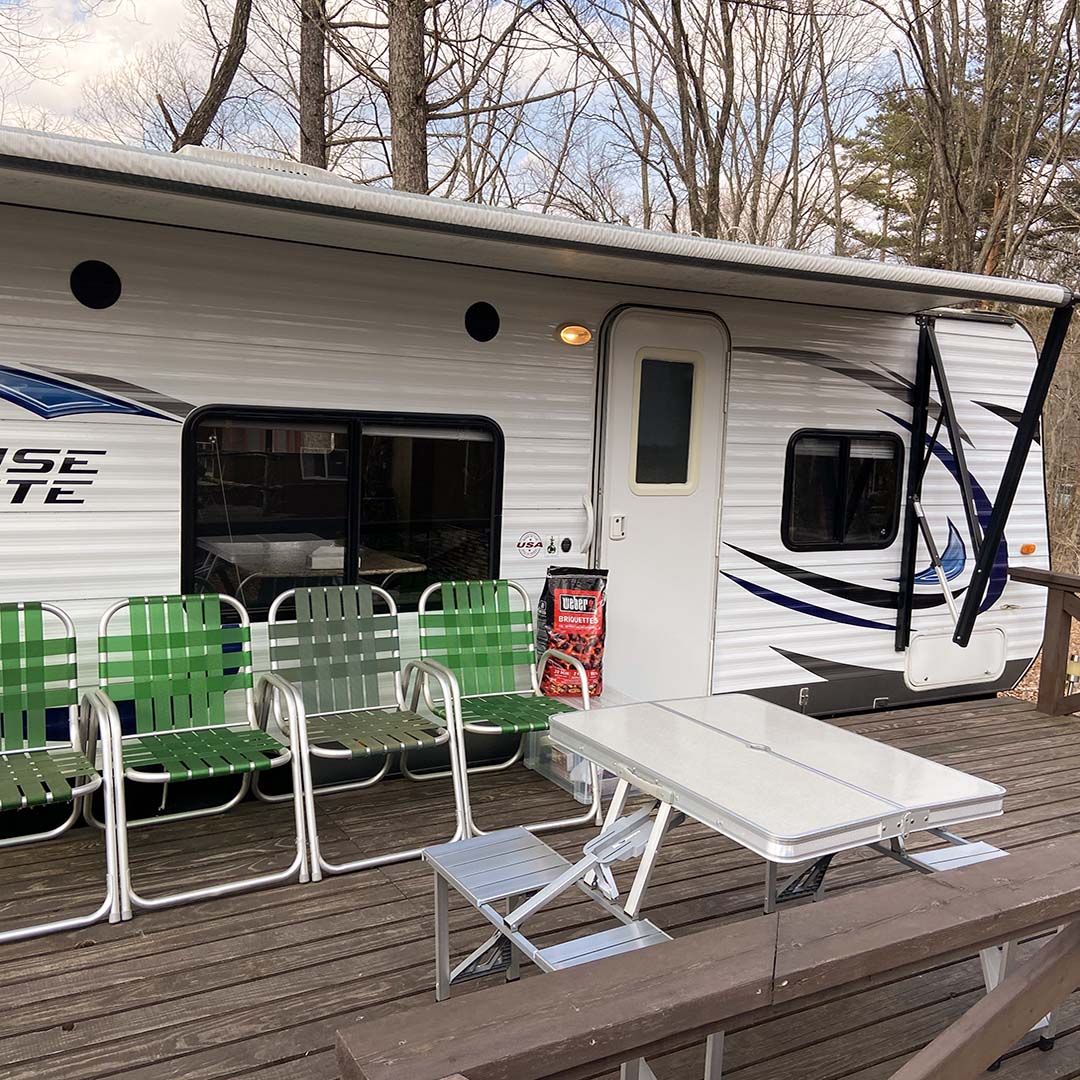 北軽井沢貸別荘PENTUペンチュ グループのTTCabinティティキャビン 。アメリカ製トレイラーハウス。